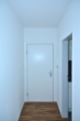 Flur - Schöne kernsanierte 2-Zimmer Whg. mit EBK und Balkon