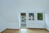 Wohnzimmer - Renovierte 2,5 Zi.-Whg., ca. 70 m² Wfl., EBK, Vollbad & Südbalkon