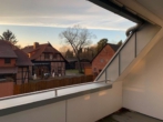 Aussicht Loggia - *Attraktive Kapitalanlage* Exklusive vermietete Penthouse-Wohnung mit Südwest-Balkon in Isernhagen