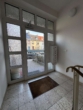 Hauseingang - Maisonette Wohnung mit 3 Zimmern, Einbauküche, Loggia & ausgebauten Dachboden