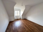 Schlafzimmer - Maisonette Wohnung mit 3 Zimmern, Einbauküche, Loggia & ausgebauten Dachboden