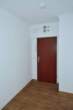 Flur - Gemütliche 2 Zi.-Whg., ca. 63 m² Wfl. mit Einbauküche mit Balkon