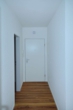 Flur - Kernsanierte 2,5-Zimmer-Wohnung im EG mit EBK, Duschbad