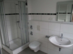 Badezimmer - *** Bremen-St. Magnus – 2-Zimmer-Wohnung mit Dach-Loggia & Einbauküche ***