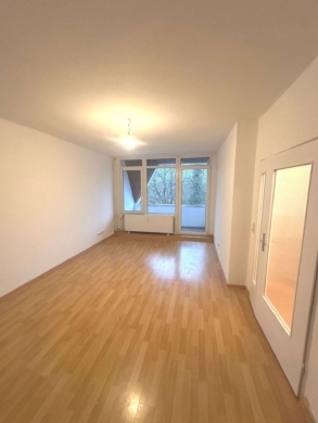 Attraktive 4-Zimmer-Maisonette-Wohnung mit Einbauküche & Loggia, 28359 Bremen, Maisonettewohnung