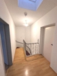 Flur oben - Attraktive 4-Zimmer-Maisonette-Wohnung mit Einbauküche & Loggia