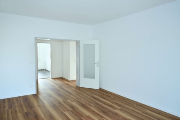 Kernsanierte 2,5 Whg. ca. 65 m² mit Balkon und Einbauküche, 22885 Barsbüttel, Etagenwohnung
