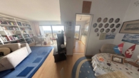 Wohnzimmer - Kapitalanlage mit Weitblick – vermietete 2-Zimmer-Wohnung im 7. OG inkl. Stellplatz