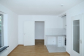 Wohnzimmer - Schöne 1,5 Zi.-Whg., ca. 36 m² Wfl., EBK, Vollbad, großer Balkon