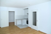Wohnzimmer - Schöne 1,5 Zi.-Whg., ca. 36 m² Wfl., EBK, Vollbad, großer Balkon