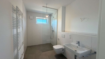 Neubau-2-Zimmer-Wohnung mit Einbauküche & West-Balkon, 28309 Bremen, Etagenwohnung